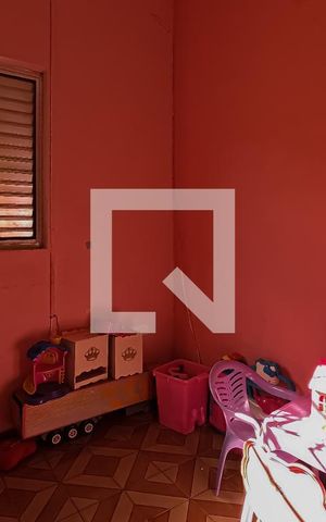 Casa à venda com 300m², 4 quartos e 2 vagas Casa à venda com 300m², 4 quartos e 2 vagasQuarto 1
