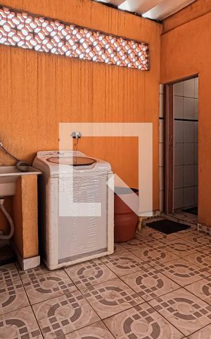 Casa à venda com 300m², 4 quartos e 2 vagas Casa à venda com 300m², 4 quartos e 2 vagasÁrea de Serviço