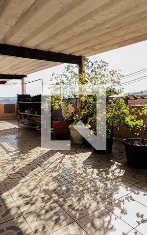 Casa à venda com 300m², 4 quartos e 2 vagas Casa à venda com 300m², 4 quartos e 2 vagasÁrea de Serviço