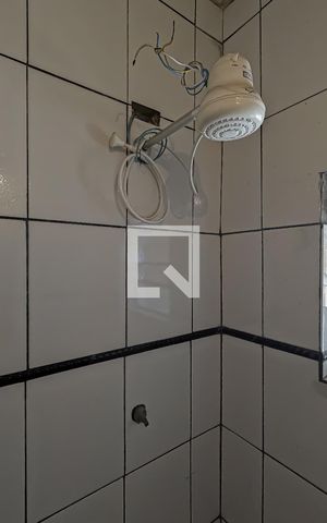 Casa à venda com 300m², 4 quartos e 2 vagas Casa à venda com 300m², 4 quartos e 2 vagasBanheiro de Serviço