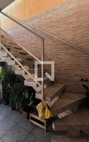 Casa à venda com 300m², 4 quartos e 2 vagas Casa à venda com 300m², 4 quartos e 2 vagasGaragem