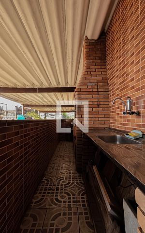 Casa à venda com 300m², 4 quartos e 2 vagas Casa à venda com 300m², 4 quartos e 2 vagasÁrea de Serviço
