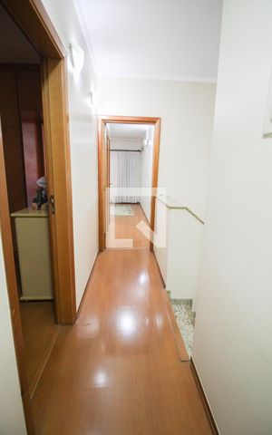 Casa à venda com 415m², 4 quartos e 6 vagascorredor