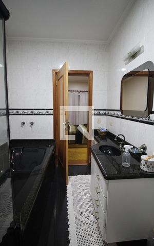 Casa à venda com 415m², 4 quartos e 6 vagassuite quarto 4