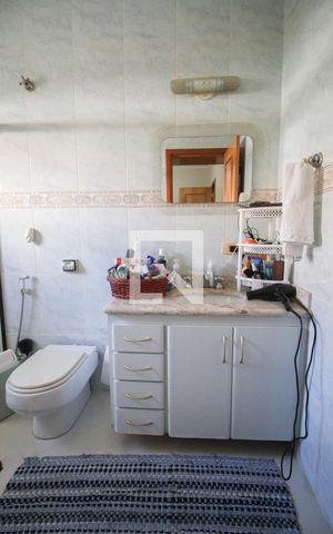 Casa à venda com 415m², 4 quartos e 6 vagasquarto 2