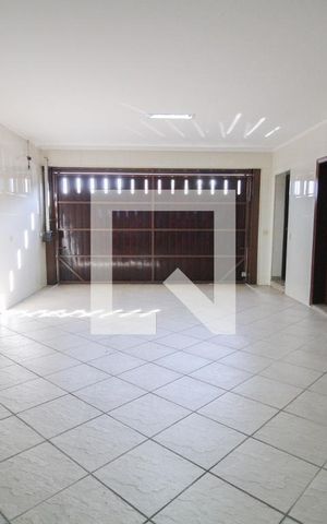 Casa à venda com 415m², 4 quartos e 6 vagasgaragem
