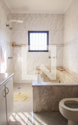Casa à venda com 415m², 4 quartos e 6 vagassuite quarto 1