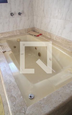 Casa à venda com 415m², 4 quartos e 6 vagassuite quarto 1