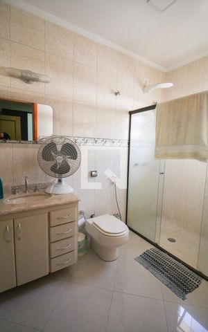 Casa à venda com 415m², 4 quartos e 6 vagassuite quarto 3
