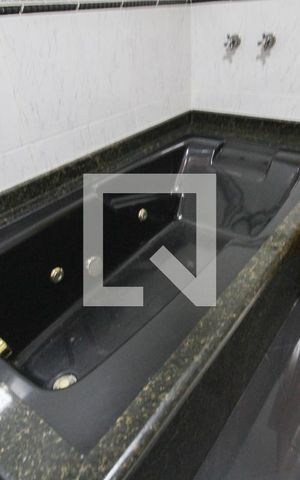 Casa à venda com 415m², 4 quartos e 6 vagassuite quarto 4