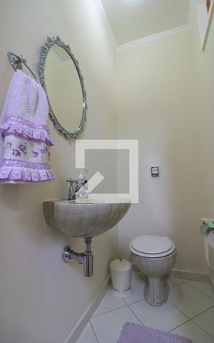 Casa à venda com 153m², 4 quartos e 2 vagasBanheiro de Serviço