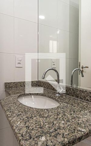 Apartamento à venda com 79m², 2 quartos e 3 vagas Apartamento à venda com 79m², 2 quartos e 3 vagasBanheiro da Suíte 2