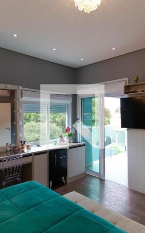 Casa à venda com 320m², 4 quartos e 2 vagas Casa à venda com 320m², 4 quartos e 2 vagasSuíte