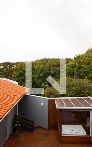 Casa à venda com 320m², 4 quartos e 2 vagas Casa à venda com 320m², 4 quartos e 2 vagasVista da Sacda da Suíte