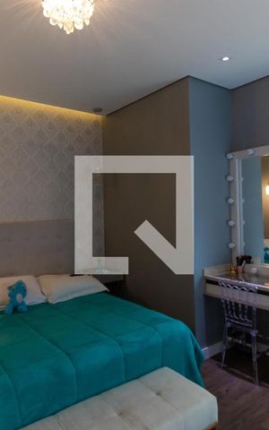 Casa à venda com 320m², 4 quartos e 2 vagas Casa à venda com 320m², 4 quartos e 2 vagasSuíte