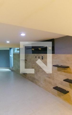 Casa à venda com 320m², 4 quartos e 2 vagas Casa à venda com 320m², 4 quartos e 2 vagasEstúdio