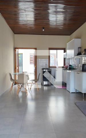 Casa à venda com 320m², 3 quartos e 1 vagaSala /cozinha casa 1