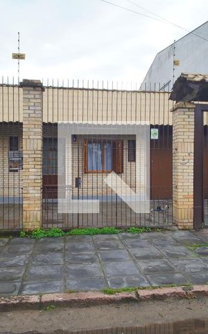 Casa à venda com 320m², 3 quartos e 1 vagaFachada