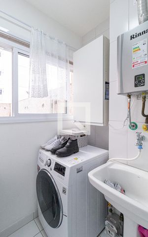 Apartamento à venda com 100m², 2 quartos e 1 vaga Apartamento à venda com 100m², 2 quartos e 1 vagaCozinha e área de serviço