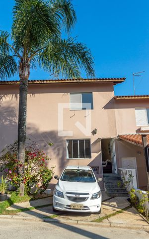 Casa de condomínio à venda com 93m², 2 quartos e 2 vagas Casa de condomínio à venda com 93m², 2 quartos e 2 vagasFachada