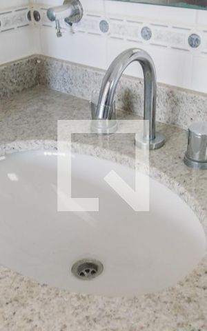 Apartamento para alugar com 80m², 3 quartos e 2 vagasBanheiro da Suíte 1 Pia