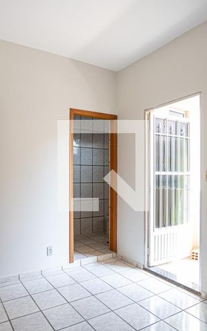 Casa para alugar com 80m², 2 quartos e 1 vaga Casa para alugar com 80m², 2 quartos e 1 vagaSuíte