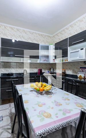 Casa à venda com 70m², 2 quartos e 2 vagas Casa à venda com 70m², 2 quartos e 2 vagasCozinha