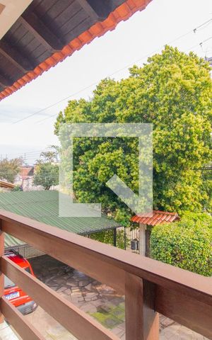 Casa à venda com 300m², 5 quartos e 2 vagas Casa à venda com 300m², 5 quartos e 2 vagasVaranda