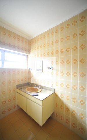 Casa à venda com 240m², 3 quartos e 3 vagasBanheiro