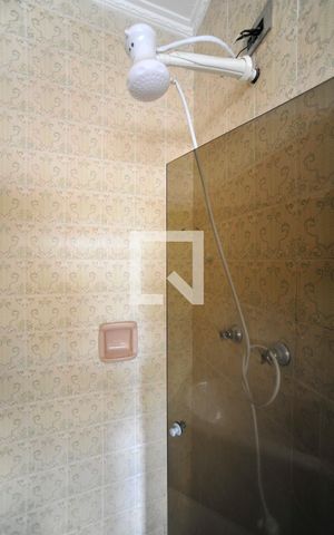 Casa à venda com 240m², 3 quartos e 3 vagasBanheiro da Suíte
