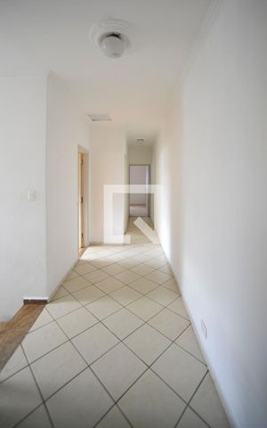 Casa à venda com 240m², 3 quartos e 3 vagasCorredor