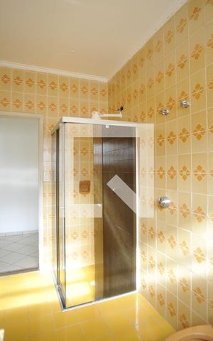 Casa à venda com 240m², 3 quartos e 3 vagasBanheiro