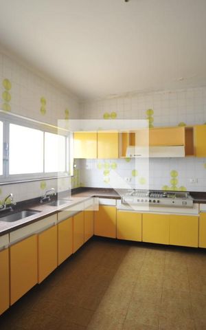 Casa à venda com 240m², 3 quartos e 3 vagasCozinha