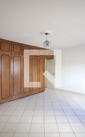 Casa à venda com 240m², 3 quartos e 3 vagasSuíte