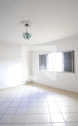 Casa à venda com 240m², 3 quartos e 3 vagasSuíte