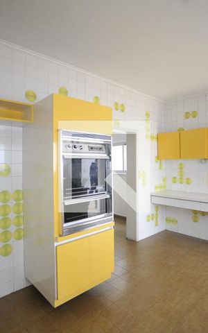 Casa à venda com 240m², 3 quartos e 3 vagasCozinha