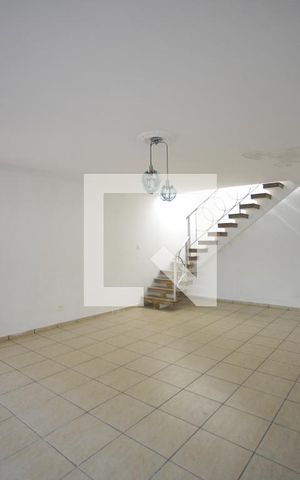 Casa à venda com 240m², 3 quartos e 3 vagasSala