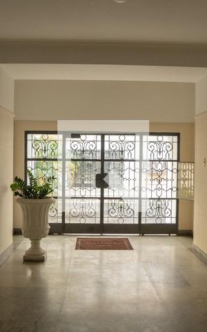 Apartamento à venda com 130m², 3 quartos e sem vaga Apartamento à venda com 130m², 3 quartos e sem vagaHall de Entrada