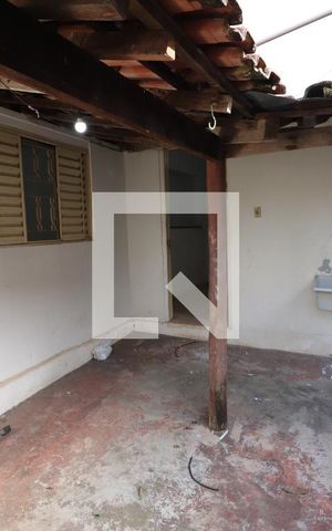 Casa para alugar com 35m², 1 quarto e sem vagaQuintal