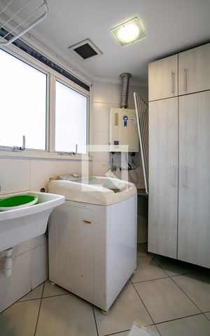 Apartamento à venda com 141m², 2 quartos e 2 vagas Apartamento à venda com 141m², 2 quartos e 2 vagasÁrea de Serviço