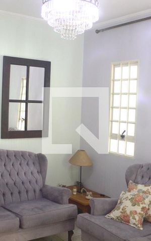 Casa à venda com 280m², 4 quartos e 2 vagasSala