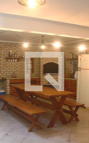 Casa à venda com 280m², 4 quartos e 2 vagasSala inferior - Churrasqueira