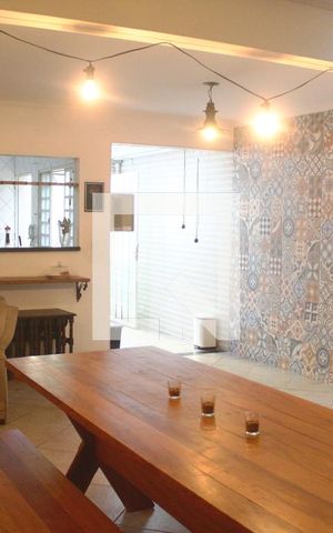 Casa à venda com 280m², 4 quartos e 2 vagasSala inferior - Churrasqueira