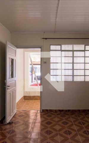 Casa à venda com 240m², 2 quartos e 8 vagasSala