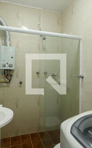 Studio para alugar com 36m², 1 quarto e sem vaga Studio para alugar com 36m², 1 quarto e sem vagaBanheiro