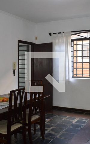 Casa à venda com 258m², 3 quartos e 4 vagasSala 2