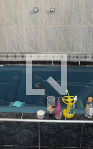 Casa à venda com 258m², 3 quartos e 4 vagasBanheira Suite