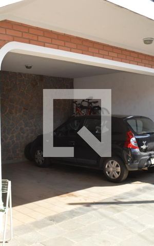 Casa à venda com 258m², 3 quartos e 4 vagasGaragem