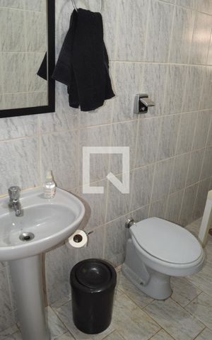 Casa à venda com 258m², 3 quartos e 4 vagasBanheiro escritório