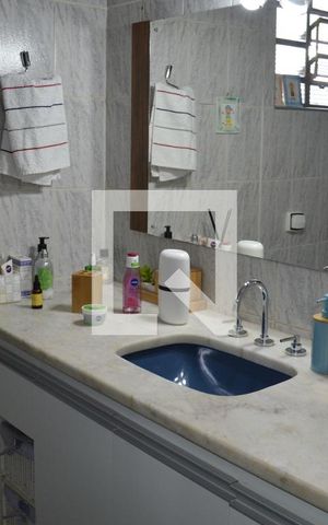 Casa à venda com 258m², 3 quartos e 4 vagasBanheiro Suíte 